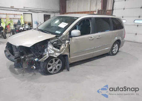 2012 Chrysler Town & Country Touring z USA, uszkodzony, nr VIN 2C4RC1BG8CR325682